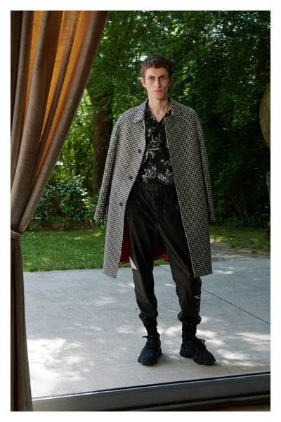 Look 19